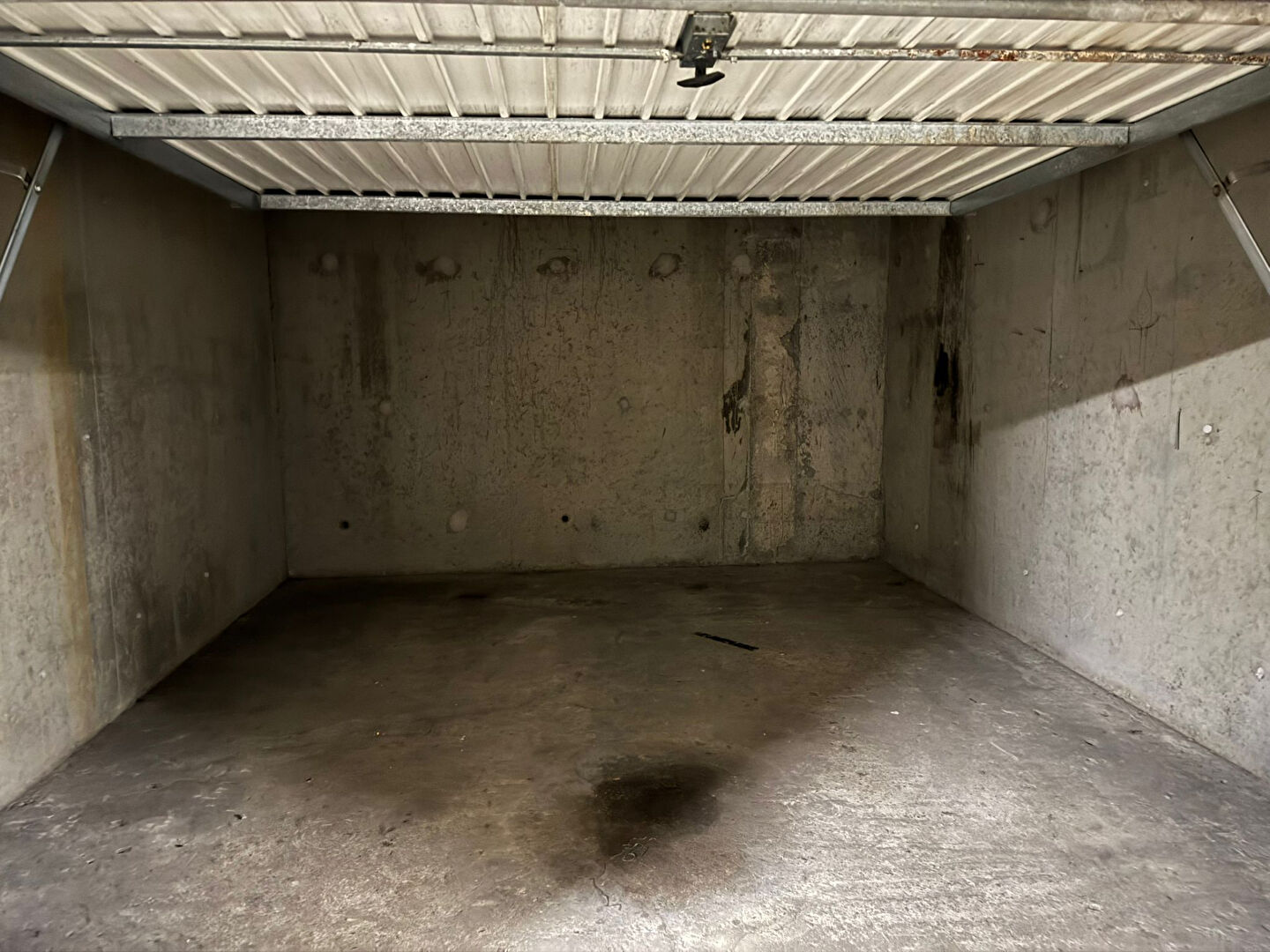 GARAGE SECURISE A LOUER EN CENTRE VILLE DE VANNES